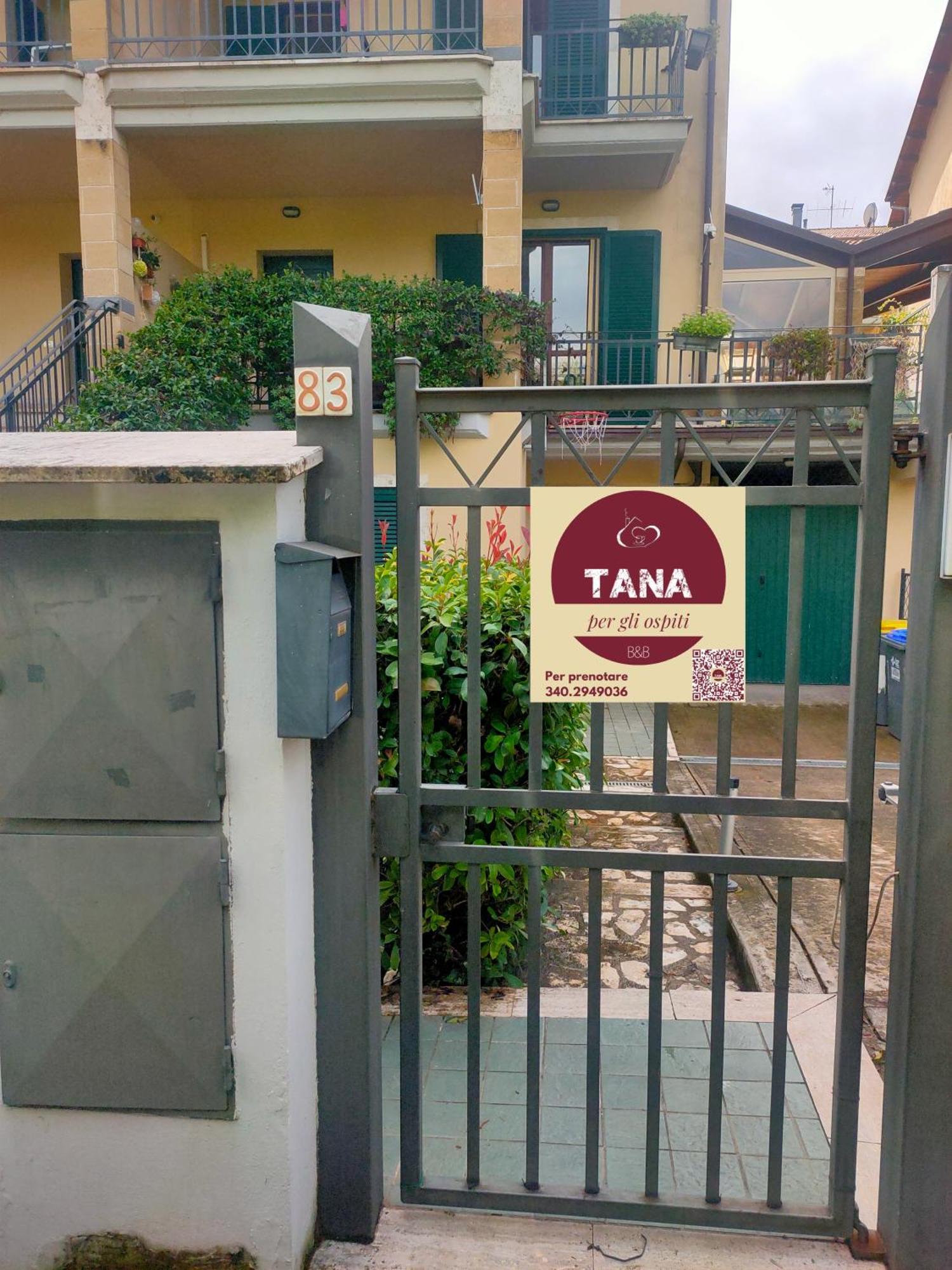Апартаменты Tana Per Gli Ospiti Терни Экстерьер фото